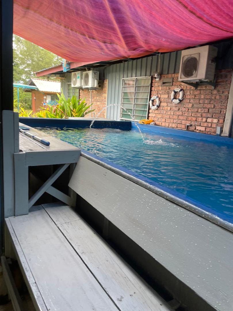 Chalet splash pool